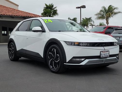 White 2024 Hyundai IONIQ 5 SE