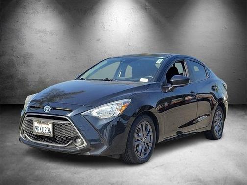 2020 Toyota Yaris Sedan LE
