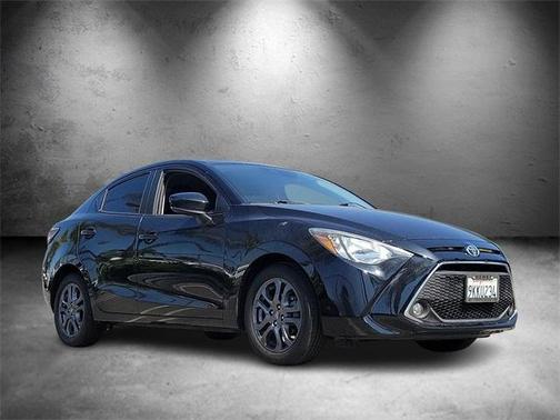 2020 Toyota Yaris Sedan LE