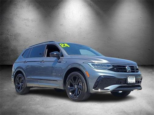 2024 Volkswagen Tiguan 2.0T SE R-Line Black