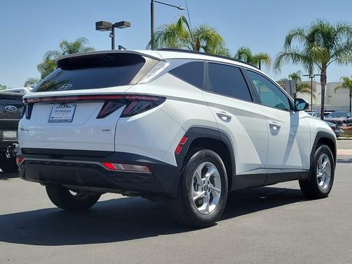 White 2022 Hyundai TUCSON SEL