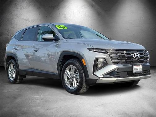 2025 Hyundai TUCSON SE