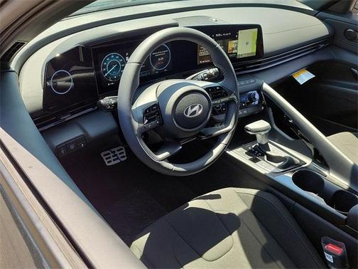2025 Hyundai ELANTRA HEV SEL Sport