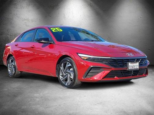 2025 Hyundai ELANTRA HEV SEL