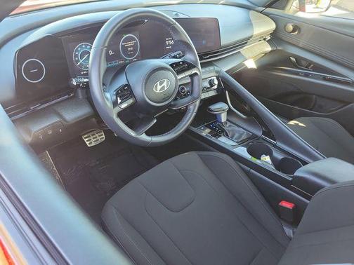 2025 Hyundai ELANTRA HEV SEL