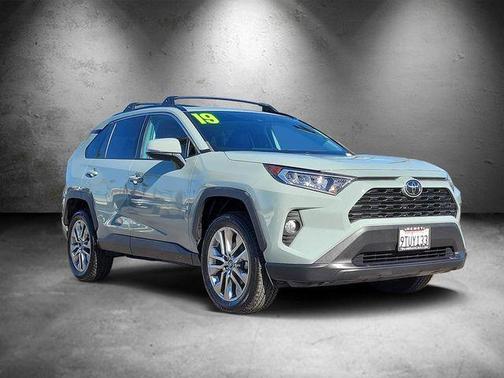 2019 Toyota RAV4 XLE Premium