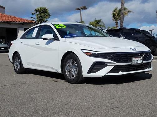 2025 Hyundai ELANTRA SE