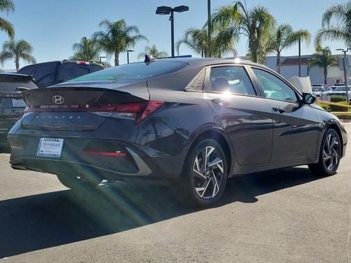 Gray 2025 Hyundai ELANTRA SEL Sport