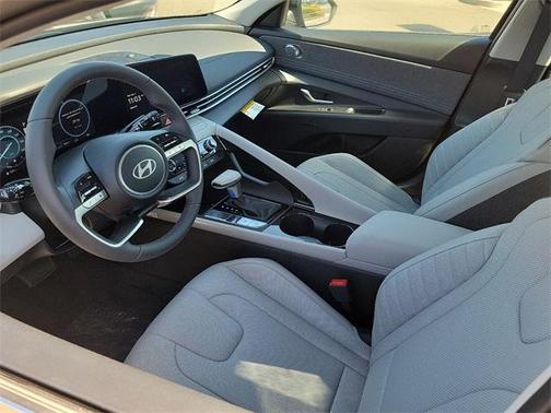 2025 Hyundai ELANTRA HEV Limited