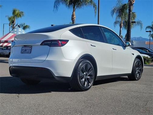 2025 Tesla Model Y Long Range