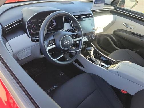 2022 Hyundai TUCSON SE