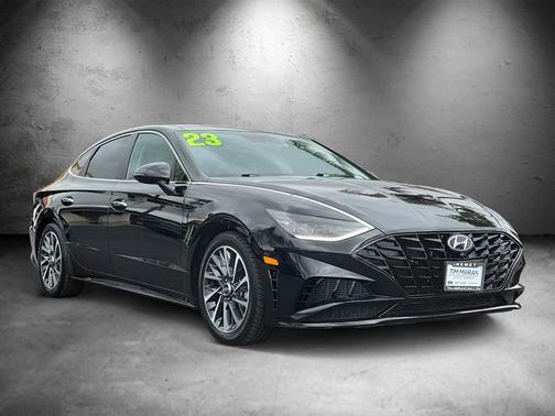 Black 2023 Hyundai SONATA Limited