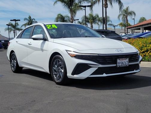 White 2024 Hyundai ELANTRA SEL
