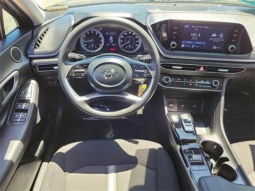 2023 Hyundai SONATA SE