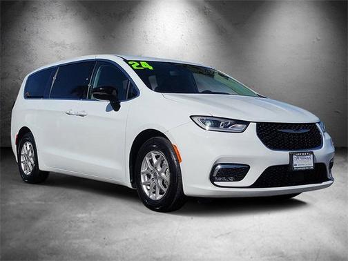 2024 Chrysler Pacifica Touring-L