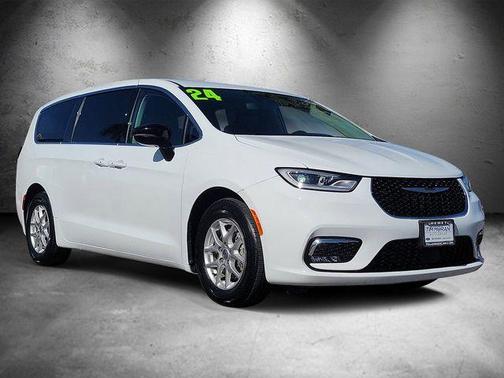 2024 Chrysler Pacifica Touring-L