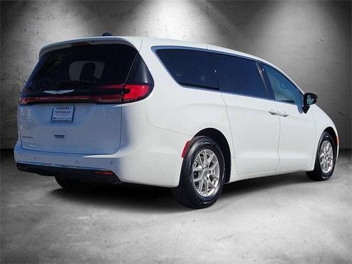 2024 Chrysler Pacifica Touring-L