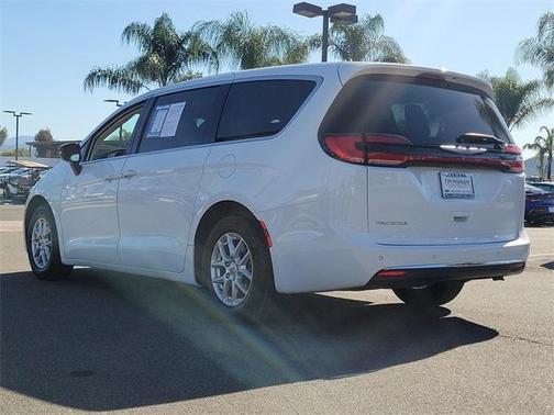 2024 Chrysler Pacifica Touring-L