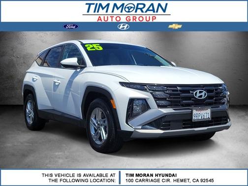 White 2025 Hyundai TUCSON SE