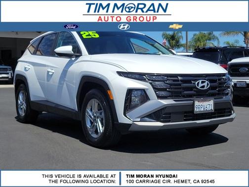 White 2025 Hyundai TUCSON SE
