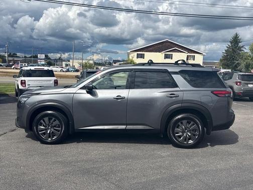 2023 Nissan Pathfinder SV