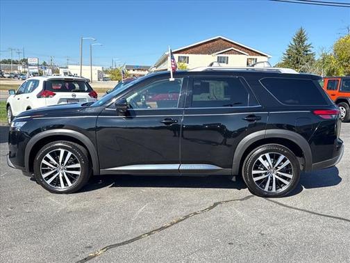 2023 Nissan Pathfinder Platinum