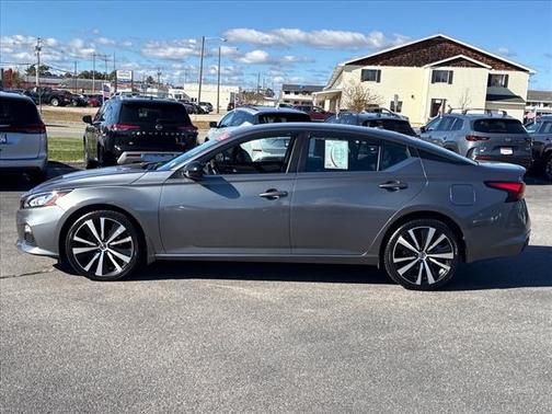 2022 Nissan Altima 2.5 SR