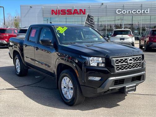 Black 2023 Nissan Frontier SV