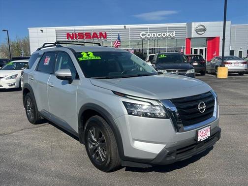 2022 Nissan Pathfinder SV