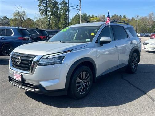 2022 Nissan Pathfinder SV
