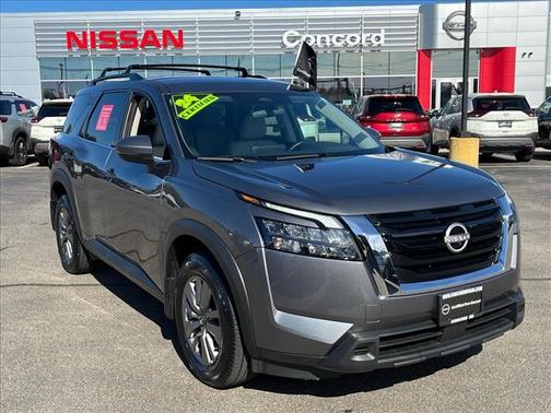 Gun Metallic 2024 Nissan Pathfinder SV
