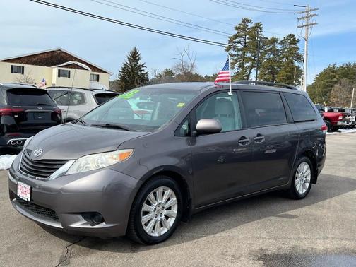 2012 Toyota Sienna LE