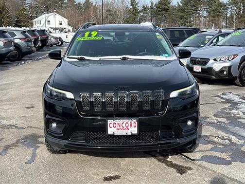 Diamond Black 2019 Jeep Cherokee Latitude Plus
