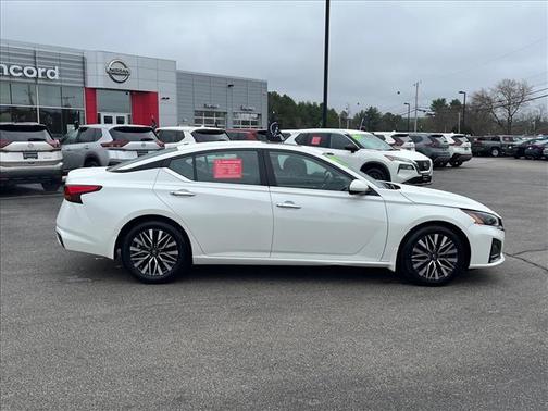 White 2023 Nissan Altima 2.5 SV