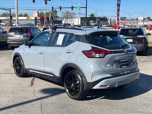 Boulder Gray Metallic 2024 Nissan Kicks SR