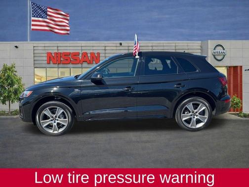 Mythos Black Metallic 2025 Audi Q5 45 S line quattro Premium