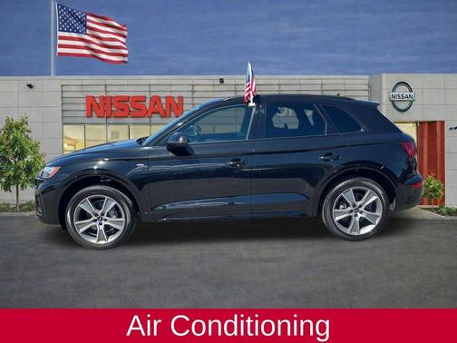 Mythos Black Metallic 2025 Audi Q5 45 S line quattro Premium
