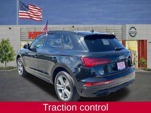 Mythos Black Metallic 2025 Audi Q5 45 S line quattro Premium