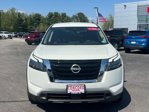 2024 Nissan Pathfinder S