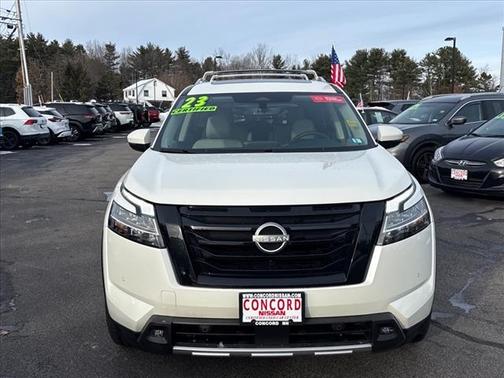 2023 Nissan Pathfinder SL