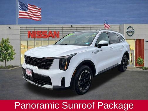 Glacial White Pearl 2024 Kia Sorento S