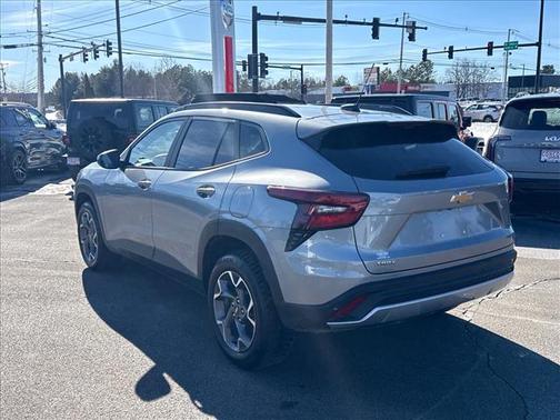 2025 Chevrolet Trax LT