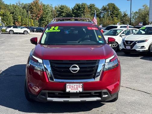 2024 Nissan Pathfinder SL
