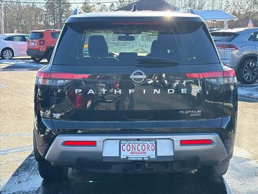 2022 Nissan Pathfinder Platinum