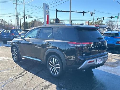 2022 Nissan Pathfinder Platinum