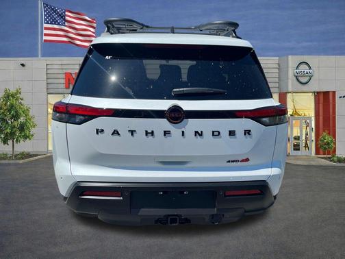 Everest White P 2026 Nissan Pathfinder Rock Creek