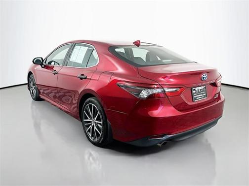 2021 Toyota Camry Hybrid XLE