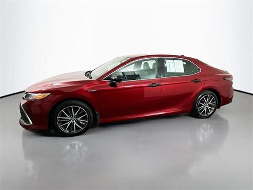 2021 Toyota Camry Hybrid XLE