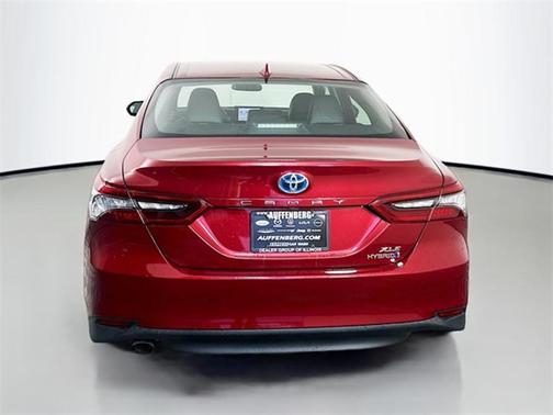 2021 Toyota Camry Hybrid XLE