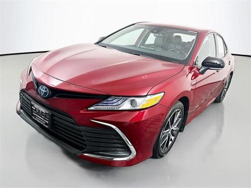2021 Toyota Camry Hybrid XLE
